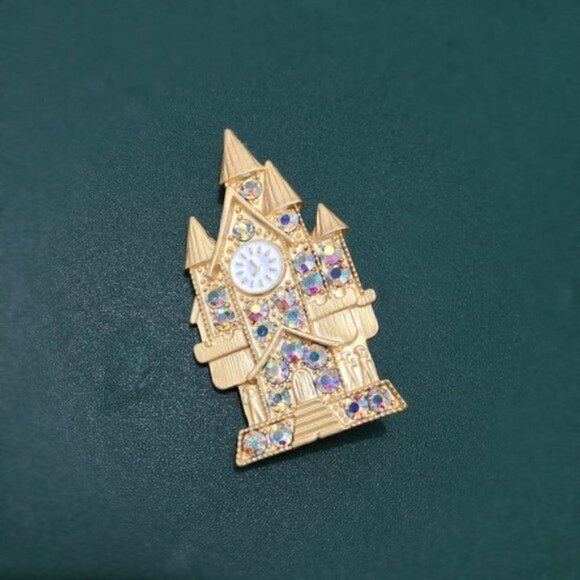 Kirks Folly  Style Beautiful MAGICAL CASTLE BROOCH PIN - Picture 2 of 4